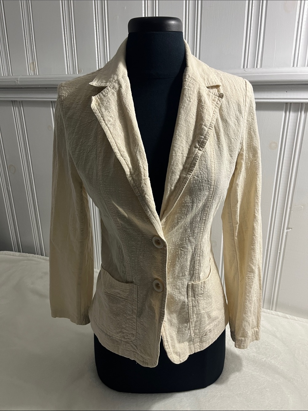 Women's Cream Textured Single-Breasted Blazer